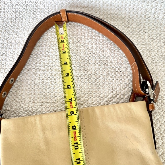 Coach Cream and Brown Shoulder Hand Bag with Classic Soft Side Leather - Picture 14 of 16